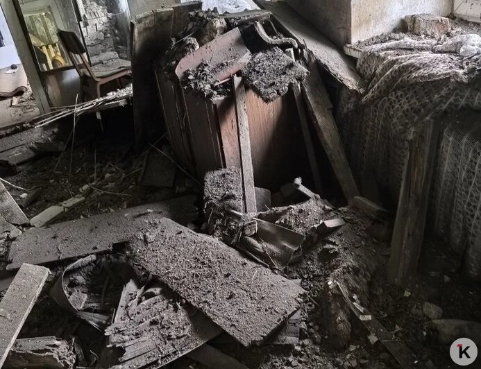 «Ночью раздался грохот»: в почти 200-летнем доме в Донском обрушился прогнивший потолок (фото) - Новости Калининграда | Фото: Мария Ф.
