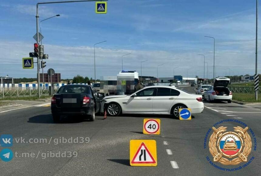 В аварии в Холмогоровке, где водители видели мужчину в окровавленной футболке, пострадал маленький ребёнок - Новости Калининграда | Фото: канал Госавтоинспекции Калининградской области / Телеграм
