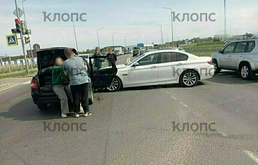 В Холмогоровке столкнулись два автомобиля, у одного из пострадавших заметили кровь на голове (фото) - Новости Калининграда | Фото: очевидцы