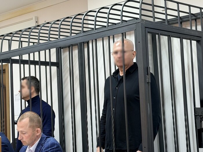 В суд Балтийска подсудимого привозят из Колосовки  | Фото: Евгения Иванкова