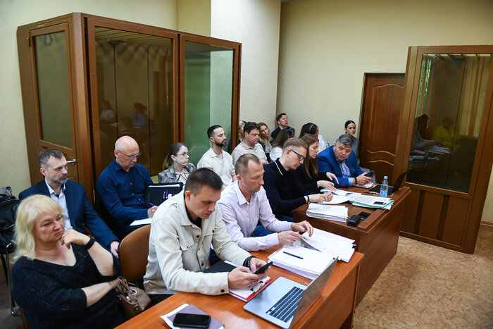 На время судебного разбирательства экс-директор Фонда капремонта находится под домашним арестом. | Фото: Александр Подгорчук