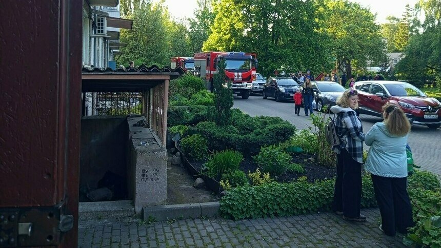 В Калининграде на Калужской произошёл пожар в хрущёвке - Новости Калининграда | Фото очевидцев