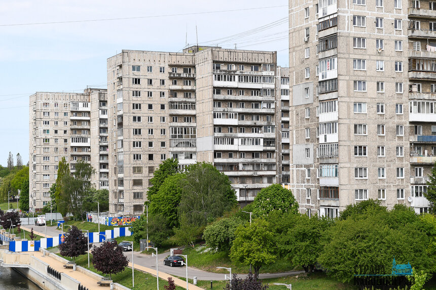  На месте 70-го дома может появиться либо парковка, либо детская или спортивная площадка | Фото: Александр Подгорчук 