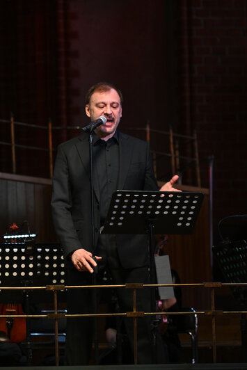 Сергей Чонишвили - признанный мастер художественного чтения  | Фото: Калининградская областная филармония