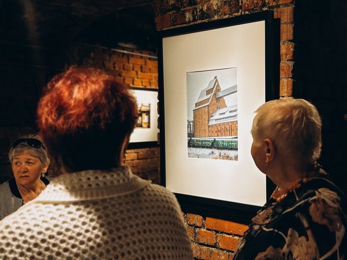 «Из фрагментов сложился портрет — живой и очень личный»: фотохудожница с помощью камеры призналась в любви к Гусеву - Новости Калининграда | Фото: Гусевский музей