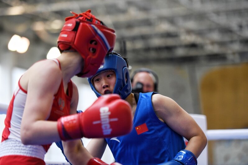 Счастливый ринг «АВТОТОР-Арены»: наши боксёры разгромили соперников на X Российско-китайских молодёжных летних играх - Новости Калининграда | Фото: Александр Подгорчук / «Клопс»