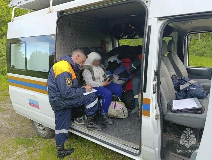 Не могла выбраться сама: спасатели нашли 87‑летнюю женщину, потерявшуюся в лесу под Низовкой - Новости Калининграда | Фото: МЧС региона