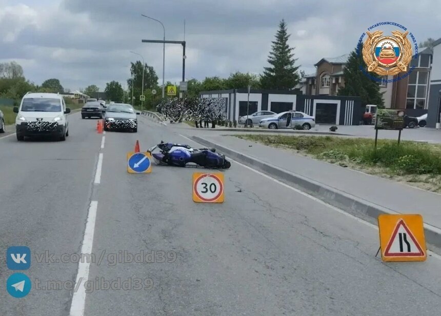 Под Калининградом мотоцикл столкнулся с легковушкой, байкера увезли в больницу - Новости Калининграда | Фото: сообщество Госавтоинспекции Калининградской области / «ВКонтакте»