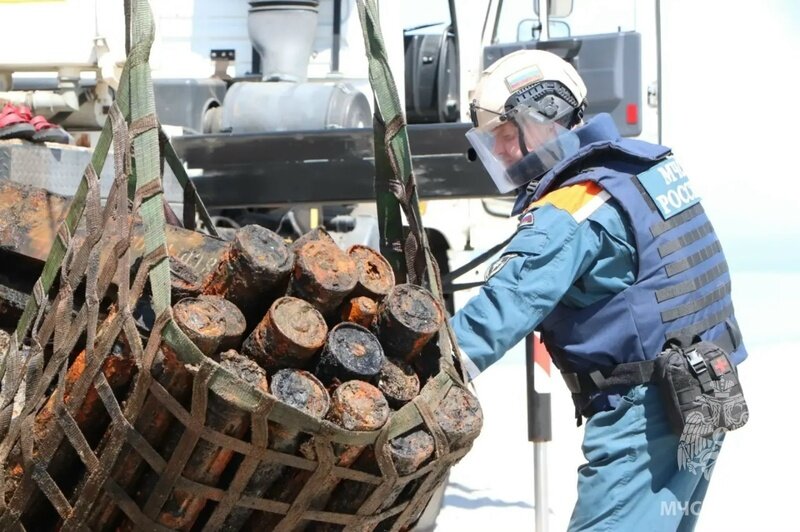 Штормы могут сдвинуть к берегу боеприпасы с затонувшей у Балтийска баржи — МЧС - Новости Калининграда | Фото: сообщество управления МЧС по Калининградской области / «ВКонтакте»