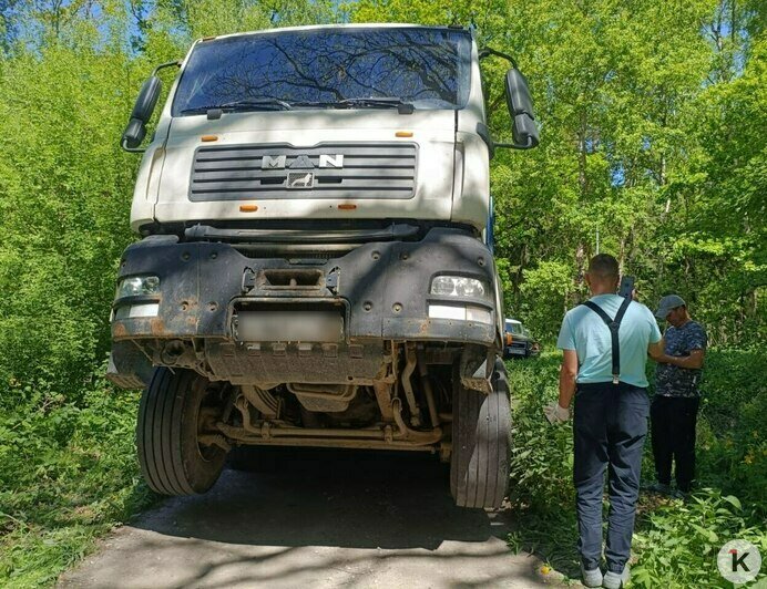 Грузовик обрушил мостик в Светловском округе, жители СНТ остались без проезда к домам (фото) - Новости Калининграда | Фото: Игорь Фургачёв