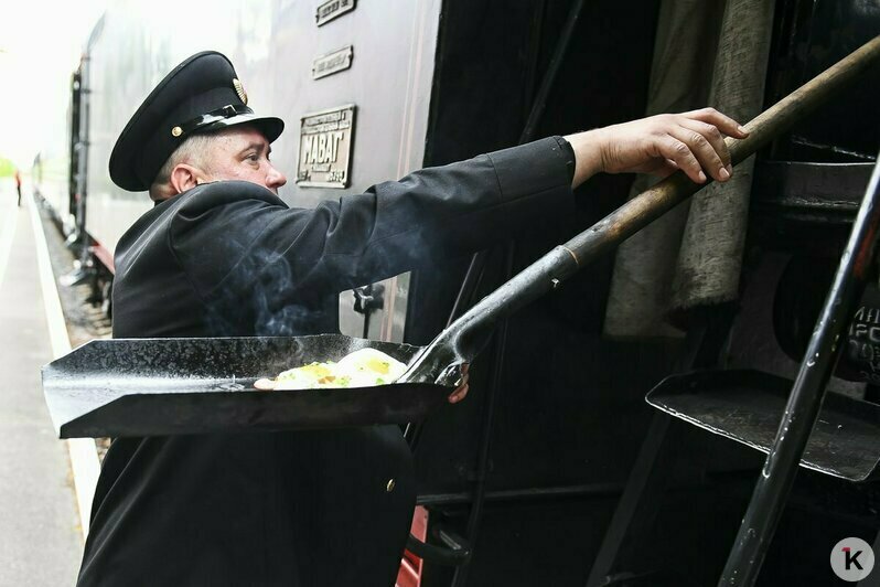 Из Калининграда в Багратионовск запустили ретропаровоз: что ждёт пассажиров и сколько стоят билеты (фоторепортаж)  - Новости Калининграда | Фото: Александр Подгорчук / «Клопс»