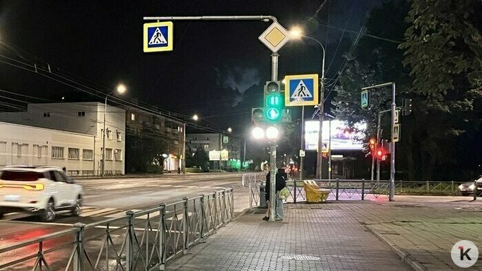 В центре Калининграда разделили потоки машин и пешеходов: почему это решение вызвало вопросы - Новости Калининграда | Фото: «Клопс»