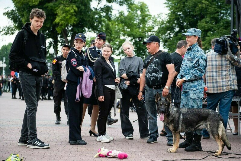 «Один день с полицией»: на площади Победы отметили 308-летие МВД (фоторепортаж) - Новости Калининграда | Фото: Александр Подгорчук / «Клопс»