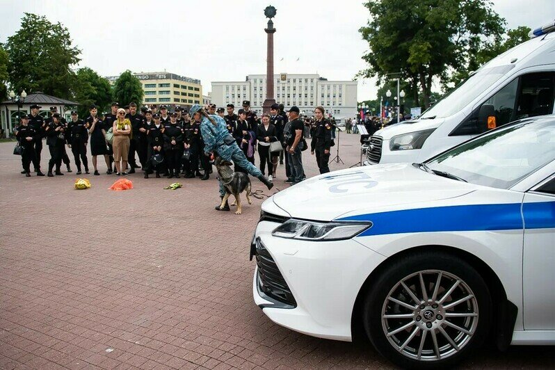 «Один день с полицией»: на площади Победы отметили 308-летие МВД (фоторепортаж) - Новости Калининграда | Фото: Александр Подгорчук / «Клопс»