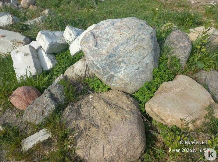 Ландшафтный дизайн с сюрпризом: в СНТ в Гурьевском районе нашли фонящие радиацией гранитные валуны (фото) - Новости Калининграда | Фото: Евгений Волчев
