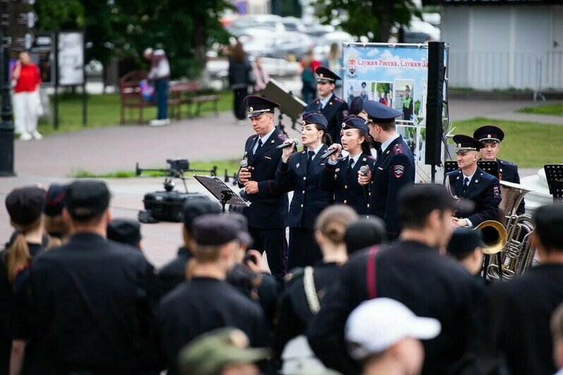 «Один день с полицией»: на площади Победы отметили 308-летие МВД (фоторепортаж) - Новости Калининграда | Фото: Александр Подгорчук / «Клопс»