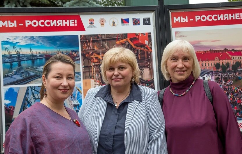 На площади Победы открылась уличная выставка, посвящённая красотам Калининградской области - Новости Калининграда | Фото: Эдуард Молчанов
