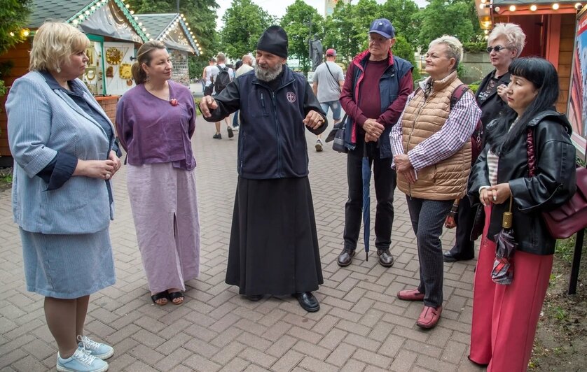На площади Победы открылась уличная выставка, посвящённая красотам Калининградской области - Новости Калининграда | Фото: Эдуард Молчанов