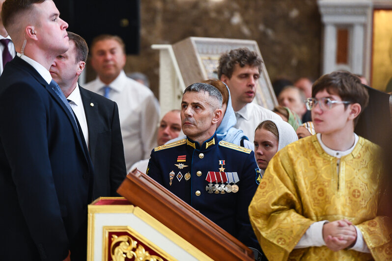 Глава региона Алексей Беспрозванных и советник губернатора Андрей Козлов.  | Фото: Александр Подгорчук 