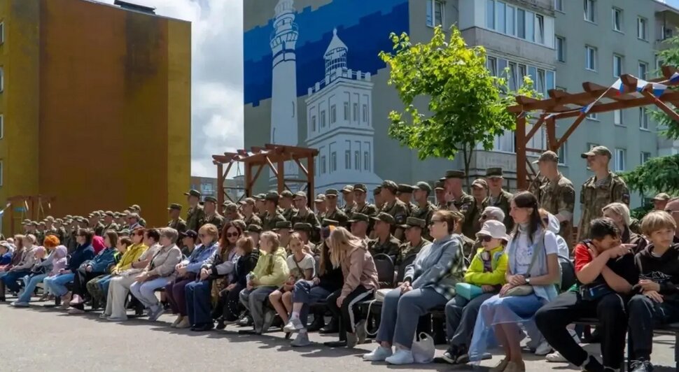 В посёлке Донское ярко и душевно отметили День России: «Свет России» объединил культуру, традиции и творчество - Новости Калининграда