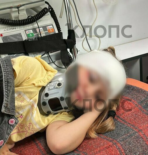 Ребёнка везут на скорой в больницу | Фото: мама девочки, СУ СК России по Калининградской области