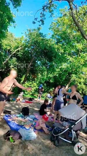 Взрослых с пивом не смущают окружающие | Фото: очевидец Ирина 