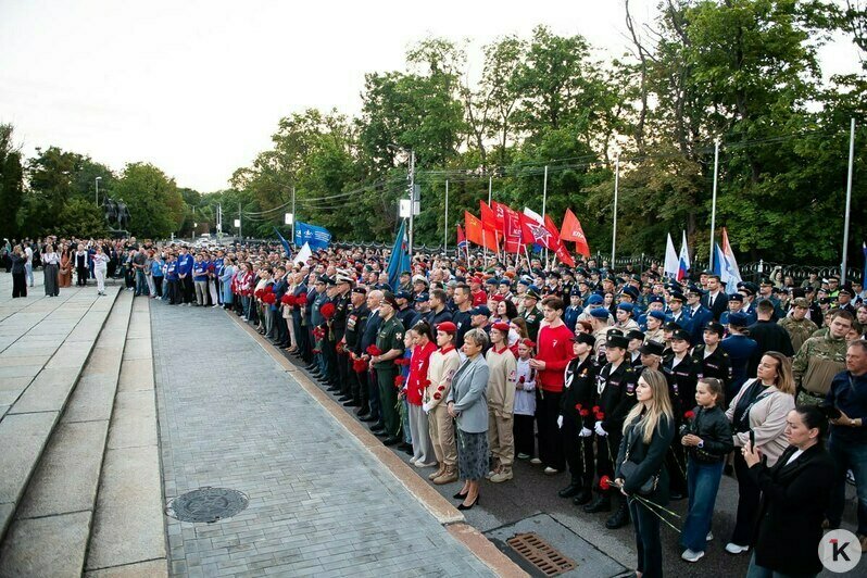 Свечи на рассвете: как Калининград встретил День памяти и скорби (фоторепортаж) - Новости Калининграда | Фото: Александр Подгорчук / «Клопс»