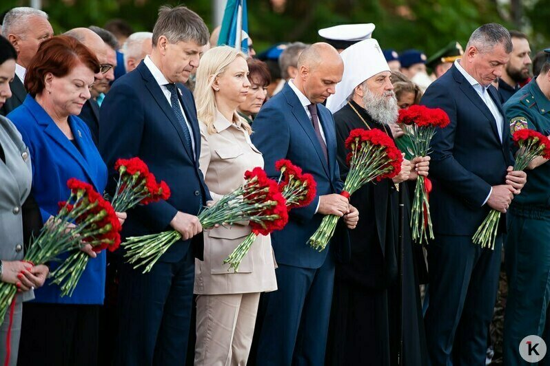 Свечи на рассвете: как Калининград встретил День памяти и скорби (фоторепортаж) - Новости Калининграда | Фото: Александр Подгорчук / «Клопс»