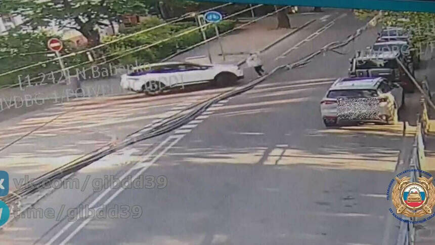 «Заднее колесо стояло на груди»: подробности ДТП на Комсомольской, где внедорожник наехал на женщину   - Новости Калининграда | Фото: кадр видеозаписи с камеры наблюдения