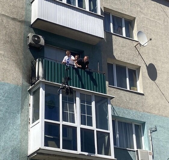 «Действовали без промедления»: участники СВО спасли от пожара женщину-инвалида в Калининграде - Новости Калининграда