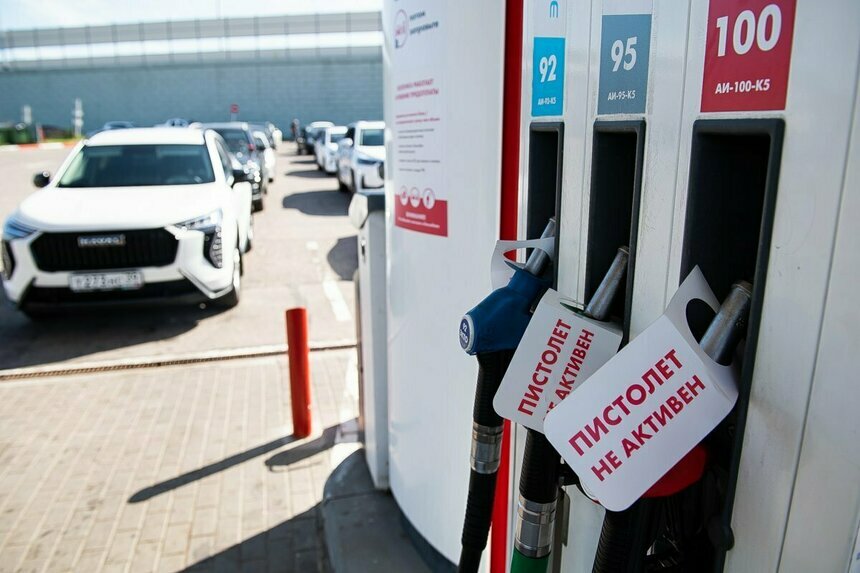 Россия может начать импортировать топливо, чтобы сбить ажиотажный спрос — Песков - Новости Калининграда | Фото: Александр Подгорчук / «Клопс»
