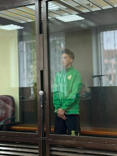 В Черняховске 18-летний парень перебрал с алкоголем и вонзил нож в шею отца - Новости Калининграда | Фото: канал пресс-службы Калининградского областного суда / Макс