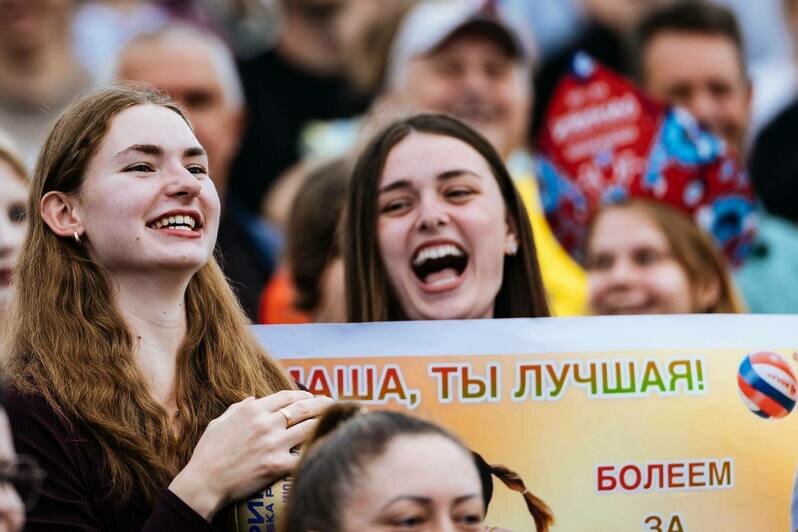 Вся красота и поддержка на трибунах на Финале Кубка России по пляжному волейболу в фотографиях Александра Лукина - соцсети ВК «Локомотив» 