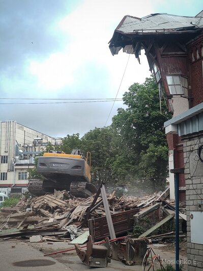 Здание снесли за один день | Фото: Евгений Мосиенко
