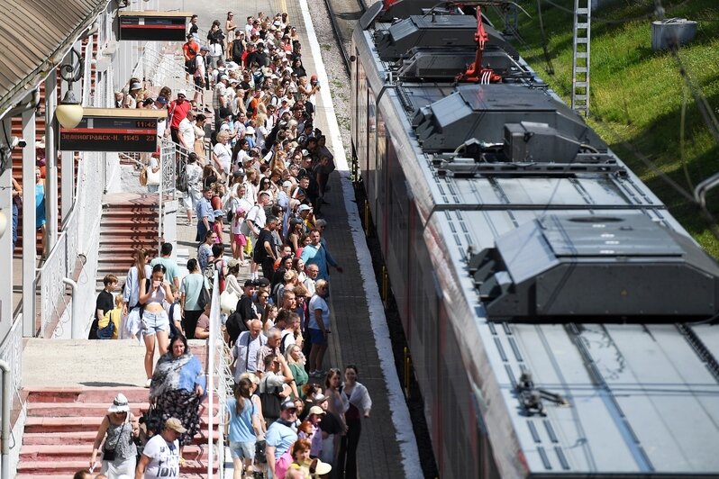 На Северном вокзале в Калининграде толпы пассажиров штурмовали электрички к морю (фоторепортаж) - Новости Калининграда | Фото: Александр Подгорчук / «Клопс»