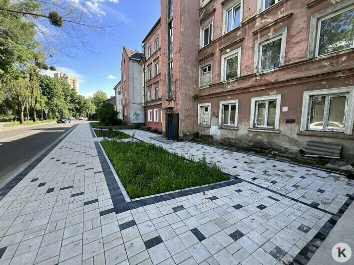 «Внимания к деталям не хватает»: урбанист прошёлся по обновлённой Летней (фото, видео) - Новости Калининграда | Фото: «Клопс»