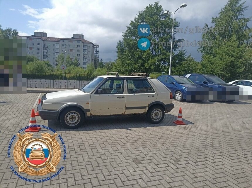 На Печатной легковушка сбила малыша, выбежавшего из-за припаркованной машины - Новости Калининграда | Фото: сообщество Госавтоинспекции Калининградской области / «ВКонтакте»