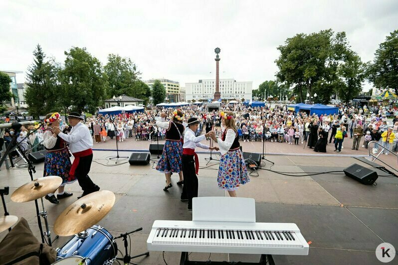 Плов и звон монист: в Калининграде впервые прошёл фестиваль «Симфония народов» (фоторепортаж)   - Новости Калининграда | Фото: Александр Подгорчук / «Клопс»