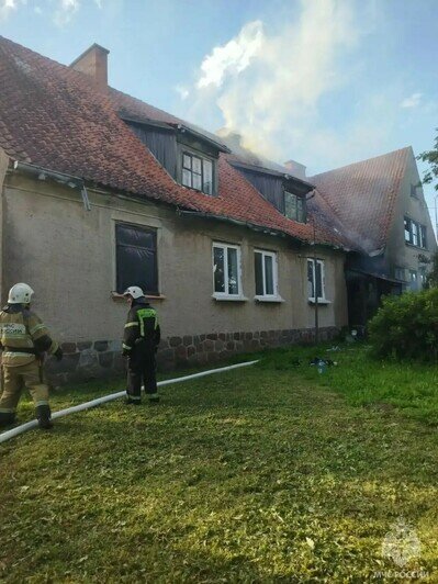 В Правдинском районе при пожаре в особняке погиб мужчина - Новости Калининграда | Фото: пресс-служба МЧС по Калининградской области