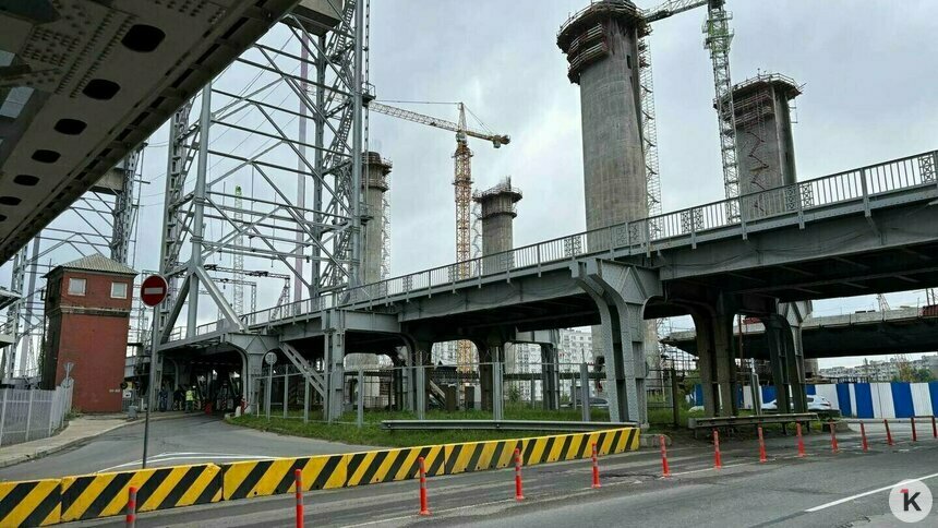 У двухъярусного моста хотят увеличить число полос и убрать поворот на Правую набережную - Новости Калининграда | Фото: Александр Подгорчук / Архив «Клопс»