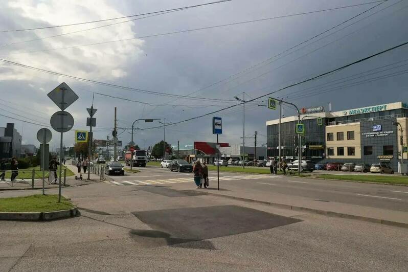 На Московском проспекте перенесут остановку, до которой пассажирам приходится идти через проезжую часть - Новости Калининграда | Фото: канал сити-менеджера Калининграда Елены Дятловой / Телеграм