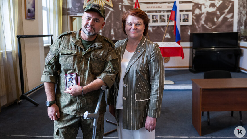 В Калининградской области наградили военного, который ринулся в огонь, спасая женщину   - Новости Калининграда | Фото: «Клопс»