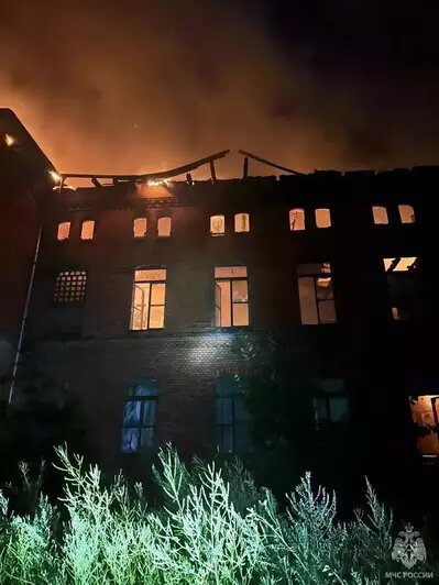 В Черняховске сгорел трёхэтажный немецкий дом (фото)   - Новости Калининграда | Фото: ГУ МЧС по Калининградской области