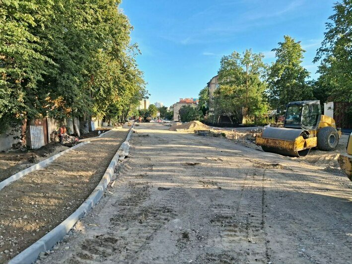Часть Орудийной закрыли из-за капремонта, дома рядом с дорогой заметно «просели» (видео) - Новости Калининграда | Фото Михаила Лаврукайтиса