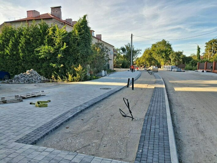 Часть Орудийной закрыли из-за капремонта, дома рядом с дорогой заметно «просели» (видео) - Новости Калининграда | Фото Михаила Лаврукайтиса