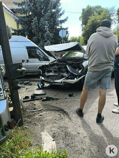 В Калининграде маленький перекрёсток стал ловушкой для водителей и местом постоянных ДТП (фото) - Новости Калининграда | Фото читателя