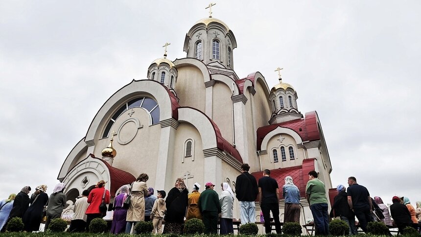 В РПЦ рассказали, чем можно заменить традицию, мазать подошвы мёдом ради поиска жениха - Новости Калининграда | Фото: Александр Подгорчук / Архив «Клопс»