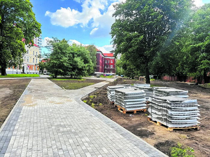 В Калининграде завершают благоустройство сквера на ул. Фрунзе | Фото: администрация Калининграда