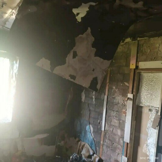 В Славском районе вспыхнула квартира: ребёнок оказался в больнице после пожара - Новости Калининграда | Фото: МЧС региона