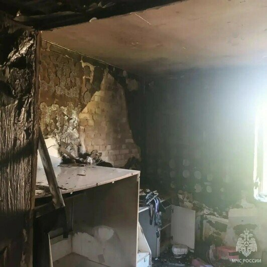 В Славском районе вспыхнула квартира: ребёнок оказался в больнице после пожара - Новости Калининграда | Фото: МЧС региона